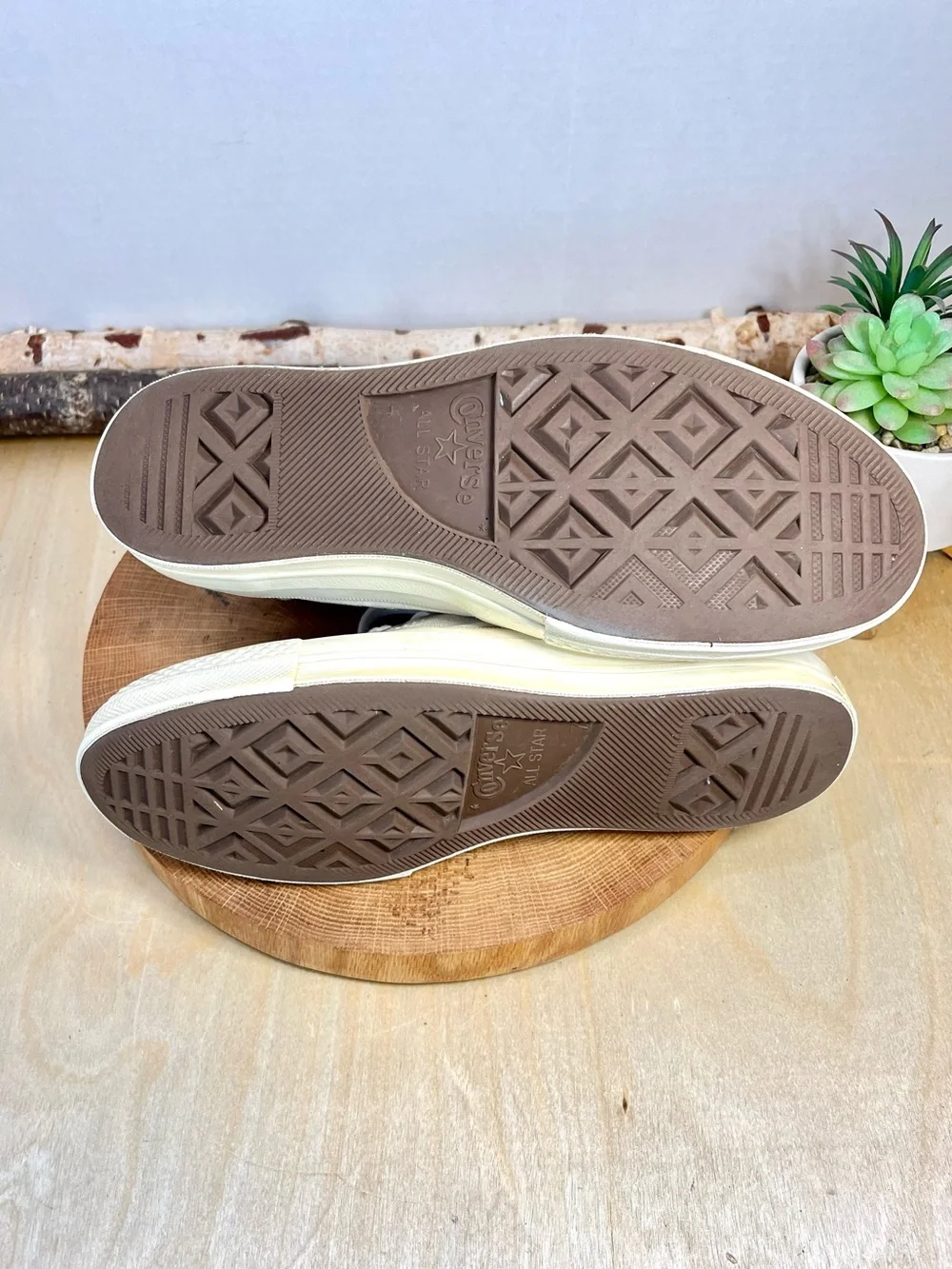 Comme des Garçons PLAY Converse Cream Canvas Size 9 Womens 7 Mens